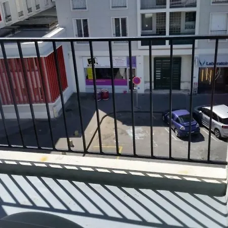 Royan, 3 Pièces, 4 Personnes - Fr-1-494-48 Royan